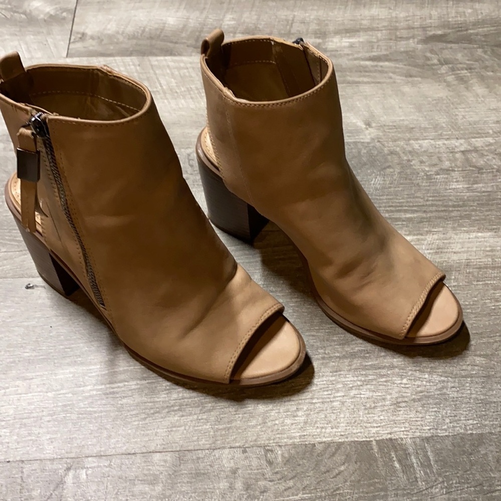 Circus by Sam Edelman Ankle Bootie - Size 8